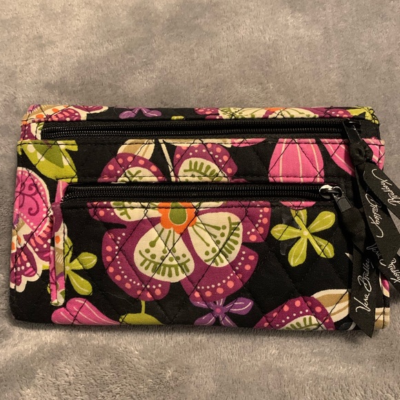 Vera Bradley wallet, good condition. - Picture 2 of 3
